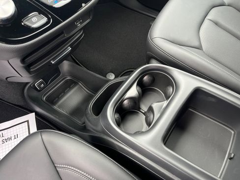 New 2026 Chrysler Pacifica Select image 24