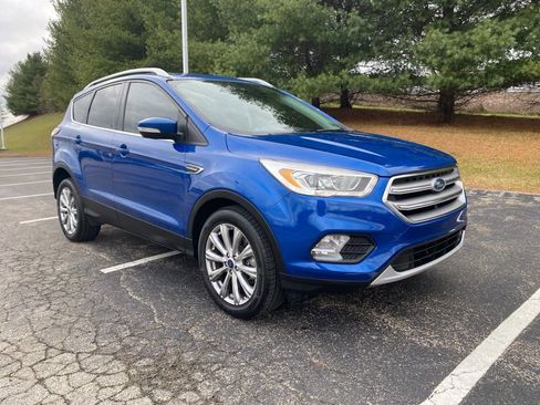 Used 2017 Ford Escape Titanium image 1