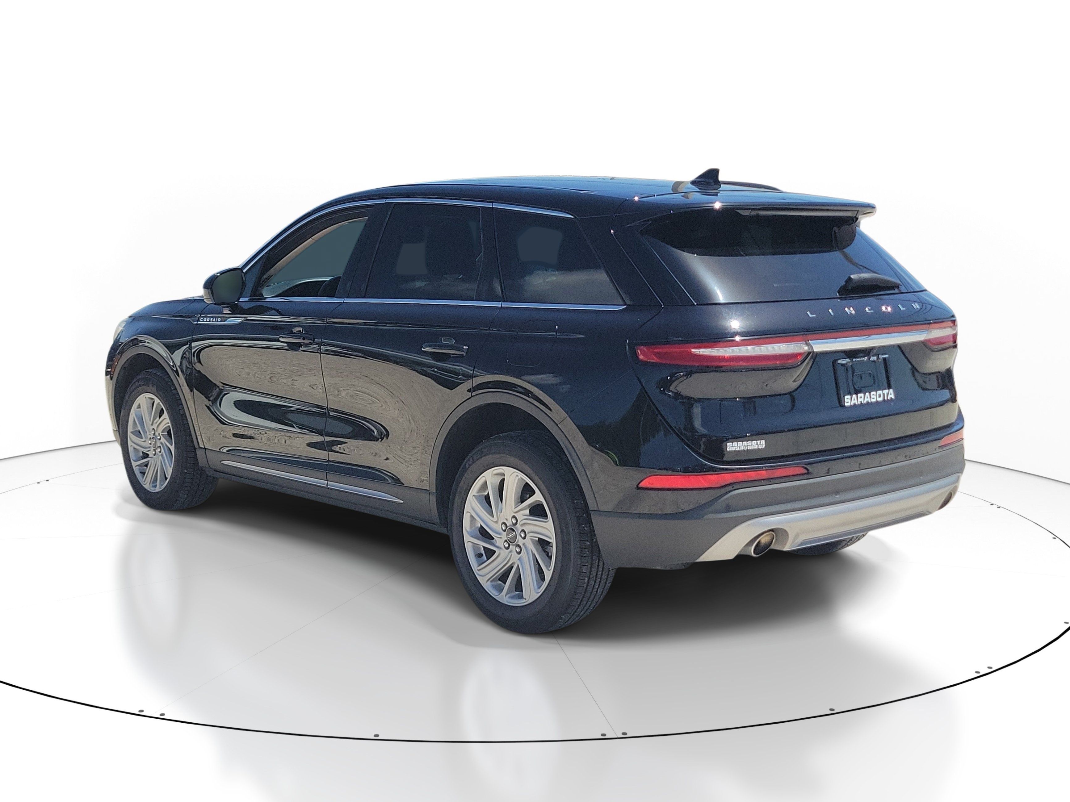 Used 2023 Lincoln Corsair AWD image 4