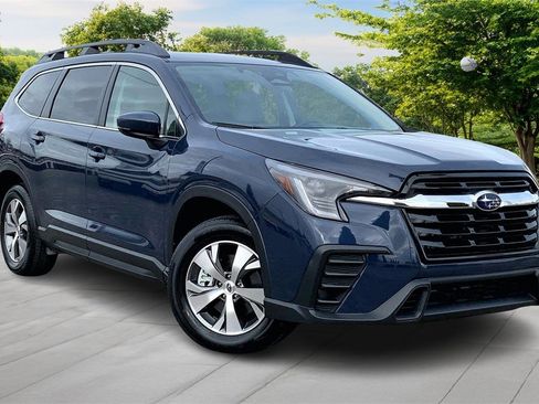 Used 2024 Subaru Ascent Premium w/ Convenience Package image 3