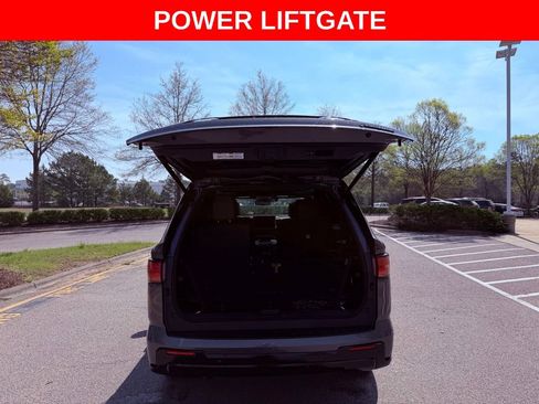 Used 2025 Toyota Sequoia Platinum AWD/4WD image 7