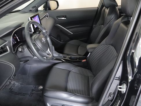 Used 2024 Toyota Corolla Cross AWD Hybrid w/ Convenience Package image 8