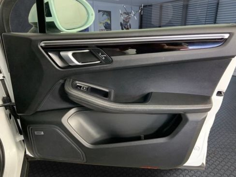 Used 2019 Porsche Macan AWD/4WD image 15