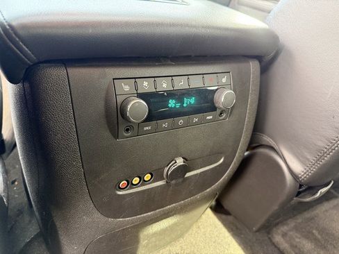 Used 2010 GMC Yukon Denali image 16