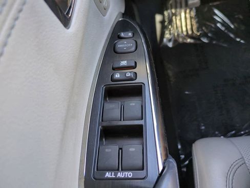 Used 2013 Toyota Avalon Limited image 24