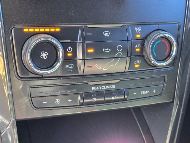 Used 2018 Ford Explorer XLT FWD image 22