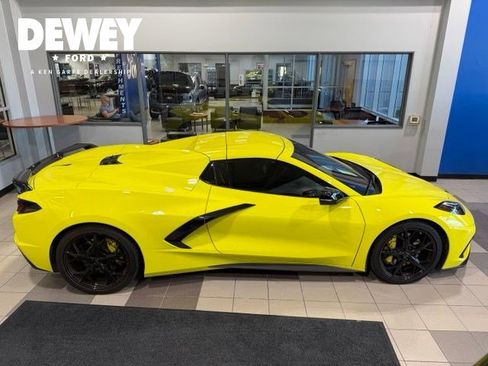 Used 2022 Chevrolet Corvette Stingray Premium Conv w/ Z51 Performance Package RWD image 12