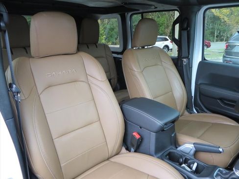 Used 2021 Jeep Wrangler Unlimited Sahara image 11