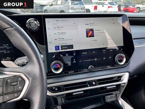 Used 2025 Lexus RX 350 Premium Plus w/ Accessory Package (Z1) image 6