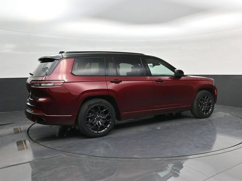 Used 2025 Jeep Grand Cherokee L Summit AWD/4WD image 8