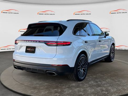 Used 2020 Porsche Cayenne AWD/4WD image 10
