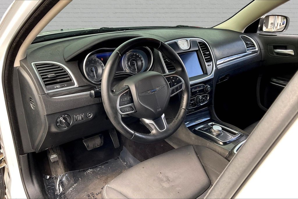 Used 2018 Chrysler 300 Touring w/ Sport Appearance Package RWD image 7