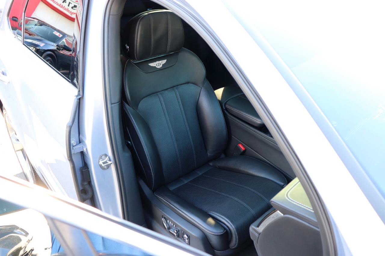 Used 2018 Bentley Bentayga AWD/4WD image 14
