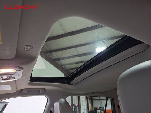 Used 2020 Toyota Highlander XLE w/ Protection Package #3 image 25