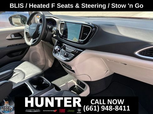 Used 2024 Chrysler Pacifica Touring-L FWD image 45