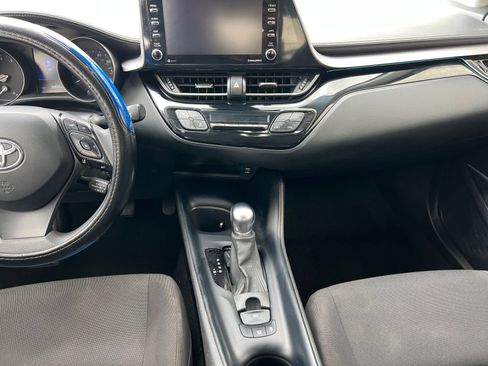 Used 2021 Toyota C-HR LE FWD image 11