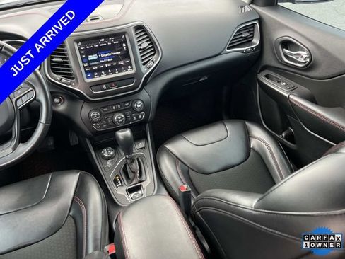 Used 2020 Jeep Cherokee Trailhawk w/ Cold Weather Group AWD/4WD image 15