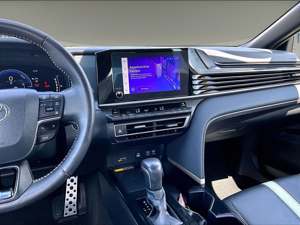 Used 2025 Toyota Camry SE FWD image 18