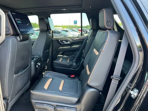 Used 2023 GMC Yukon AT4 w/ AT4 Premium Package AWD/4WD image 5
