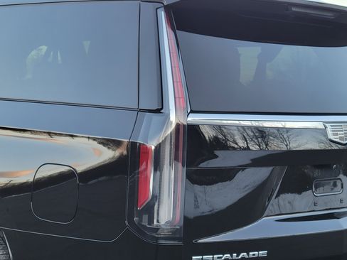 Certified 2023 Cadillac Escalade ESV Premium Luxury Platinum w/ LPO, Radiant Package image 11