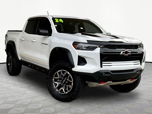 Used 2024 Chevrolet Colorado ZR2 AWD/4WD image 3