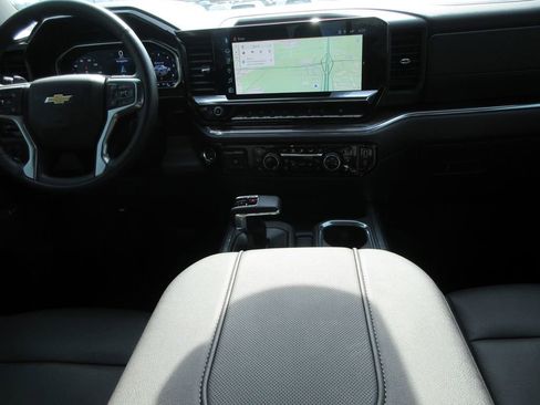Certified 2025 Chevrolet Silverado 1500 LTZ image 19