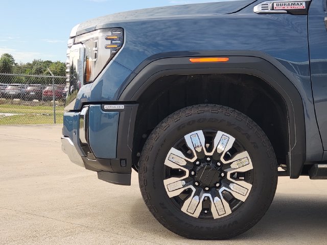 Used 2025 GMC Sierra 2500 Denali w/ Denali Reserve Package AWD/4WD image 8