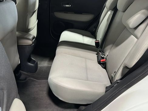 Used 2021 Honda HR-V LX image 11