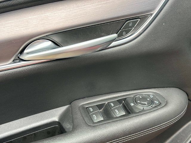 Used 2024 Cadillac XT5 Luxury FWD image 15