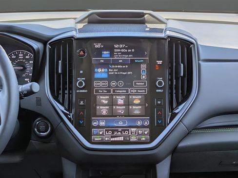 Certified 2025 Subaru Ascent Bronze Edition w/ Onyx Package AWD/4WD image 19