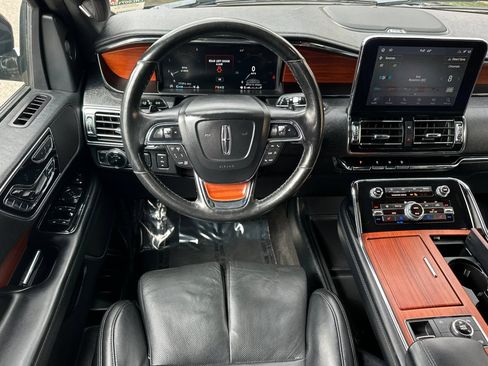 Used 2020 Lincoln Navigator Reserve RWD image 13