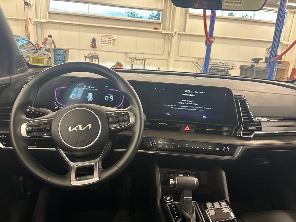 Certified 2025 Kia Sportage X-Line w/ Premium Package AWD/4WD image 12