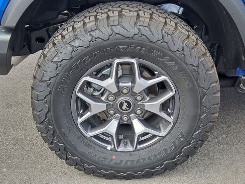 New 2025 Ford Bronco Badlands image 7