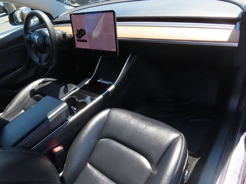 Used 2020 Tesla Model 3 Standard Range Plus RWD image 27