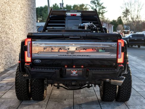 Used 2024 Ford F450 Platinum w/ FX4 Off-Road Package image 19
