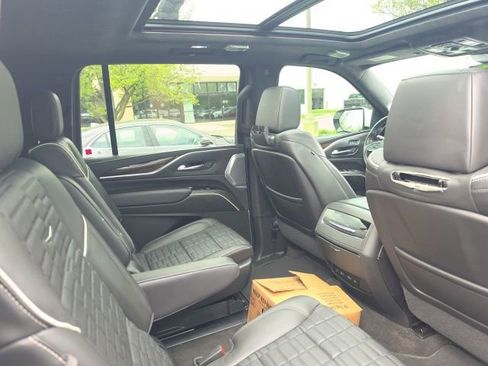 Used 2022 Cadillac Escalade ESV Sport Platinum w/ Heavy-Duty Trailer Package image 15