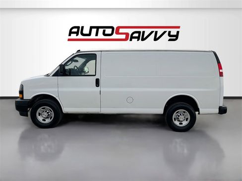 Used 2024 Chevrolet Express 2500 w/ Driver Convenience Package image 4