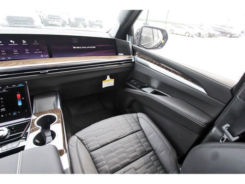 New 2026 Cadillac Escalade Platinum Sport AWD/4WD image 10