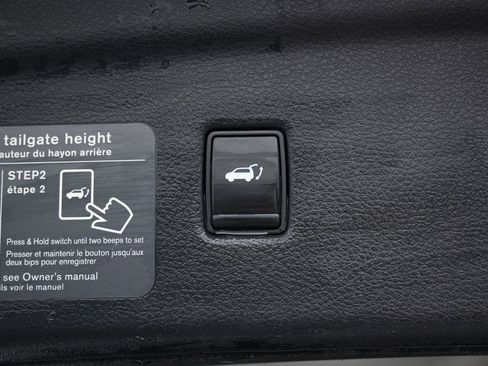 Used 2020 INFINITI QX50 Luxe w/ Navigation Package image 17