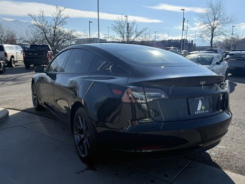 Used 2021 Tesla Model 3 Long Range image 4