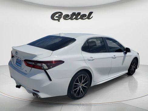 Used 2024 Toyota Camry SE w/ Convenience Package image 4