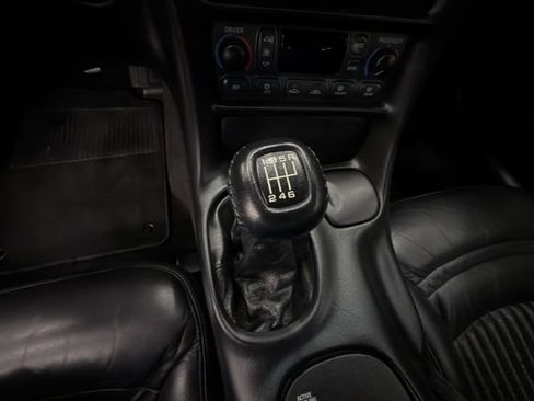 Used 2001 Chevrolet Corvette Coupe w/ Preferred Equipment Group2 RWD image 18