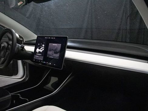 Used 2018 Tesla Model 3 Long Range image 15