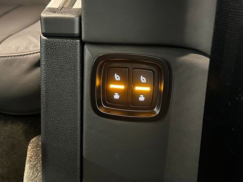 Used 2019 Bentley Bentayga image 82