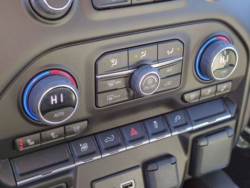 Used 2023 Chevrolet Silverado 2500 LTZ w/ LTZ Convenience Package image 18