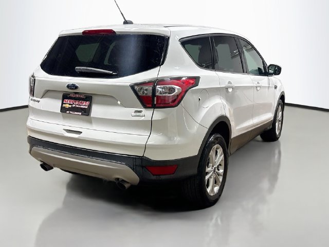 Used 2017 Ford Escape SE FWD image 7