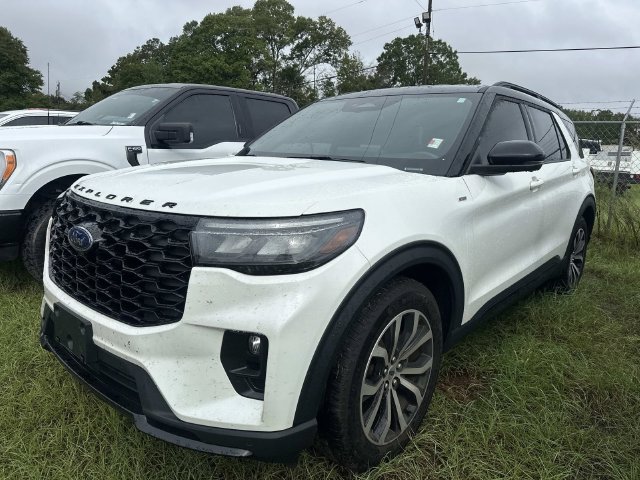 Used 2025 Ford Explorer ST-Line RWD image 4