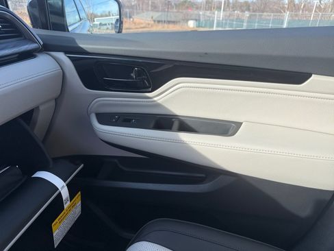 Used 2026 Honda Odyssey Elite image 31