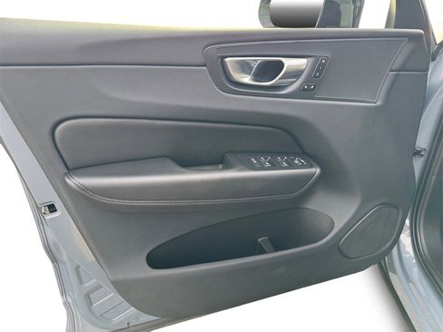 Certified 2023 Volvo XC60 B5 Plus w/ Climate Package image 10