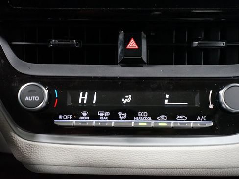 Used 2023 Toyota Corolla LE w/ LE Premium Package image 20